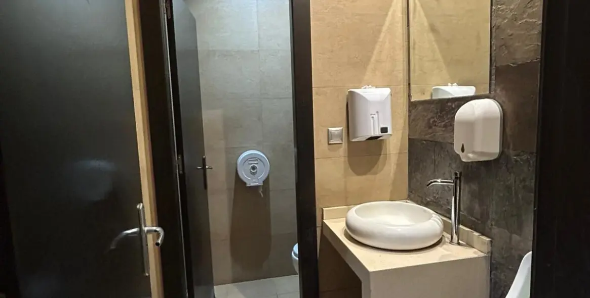 Sale of commercial premises in Marbella 8