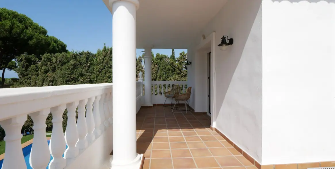 Sale of detached villa in Marbella 25