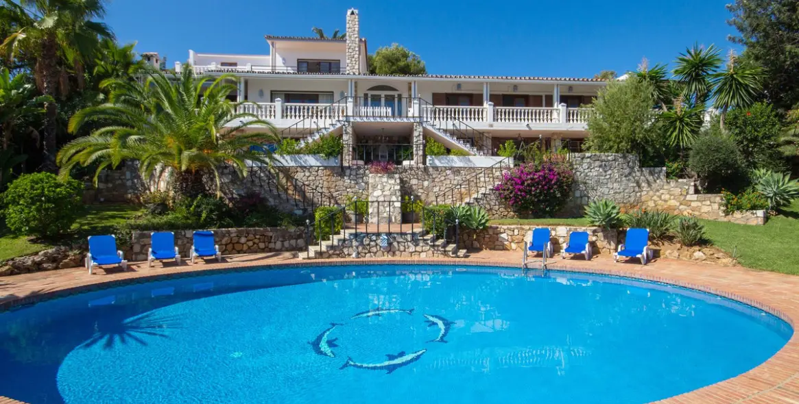 Sale of detached villa in Mijas Costa 2