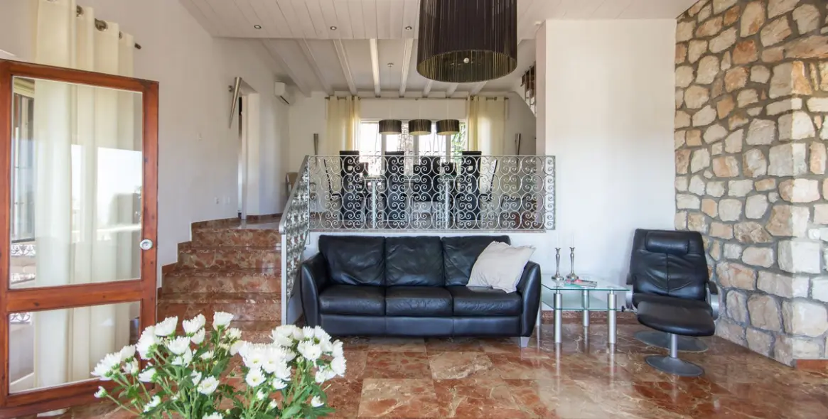 Sale of detached villa in Mijas Costa 20