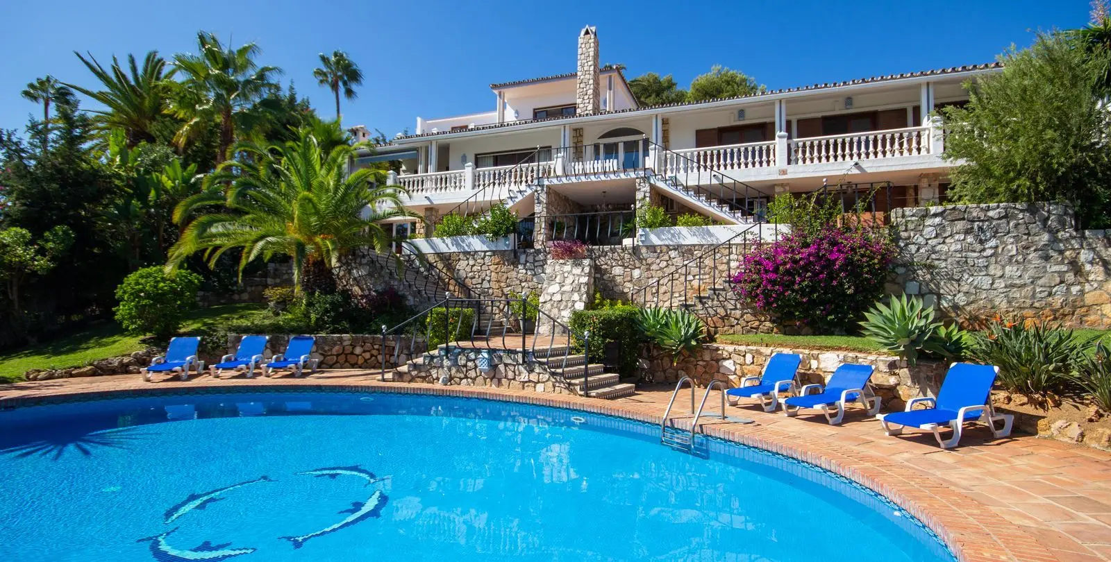 Продажа  отдельно стоящей виллы в Mijas Costa 1