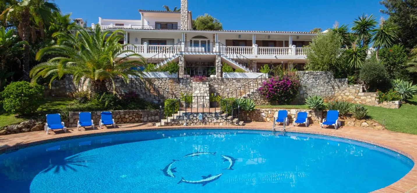 Продажа  отдельно стоящей виллы в Mijas Costa 1
