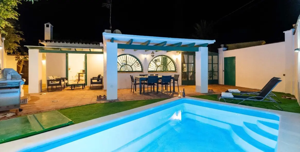 Продажа  отдельно стоящей виллы в Nueva Andalucía 1