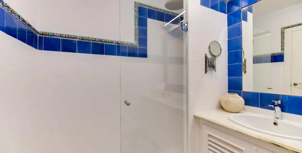 Sale of detached villa in Nueva Andalucía 27