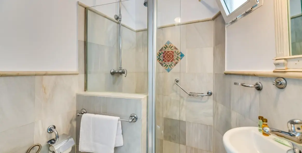 Sale of detached villa in Nueva Andalucía 29