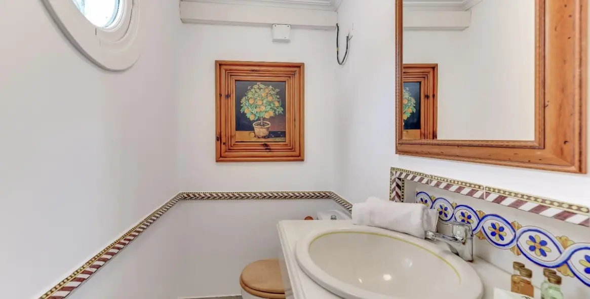 Sale of detached villa in Nueva Andalucía 30