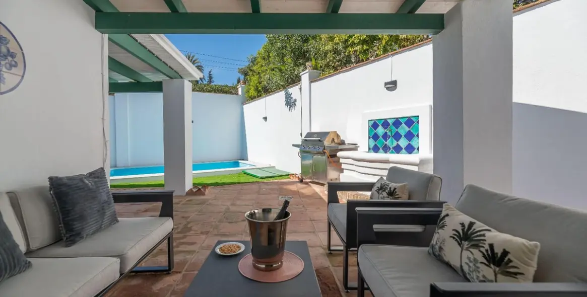 Sale of detached villa in Nueva Andalucía 34