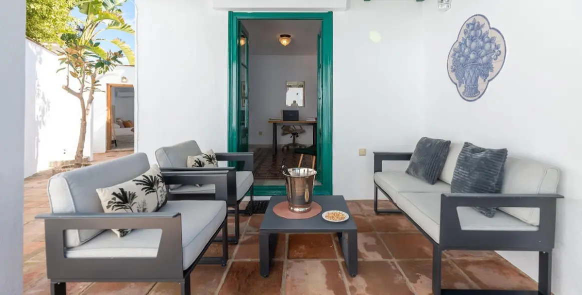 Sale of detached villa in Nueva Andalucía 38