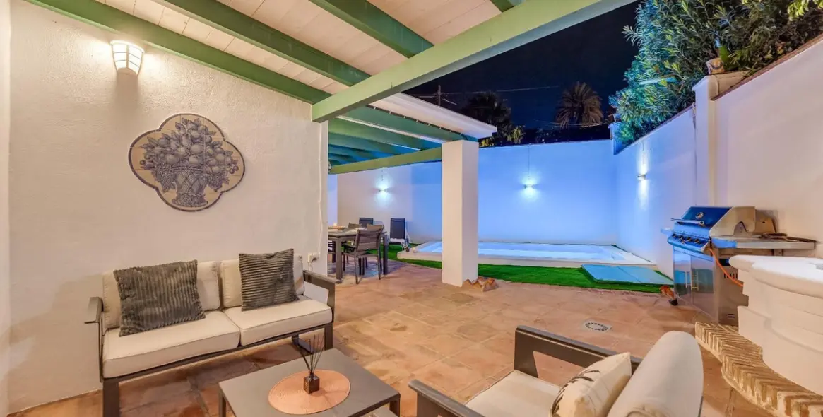 Sale of detached villa in Nueva Andalucía 48