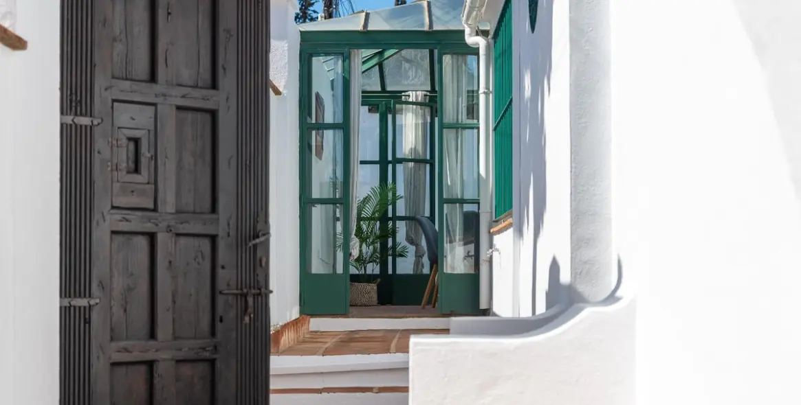 Sale of detached villa in Nueva Andalucía 50