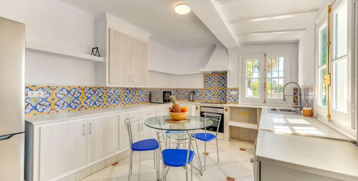 Sale of detached villa in Nueva Andalucía 8