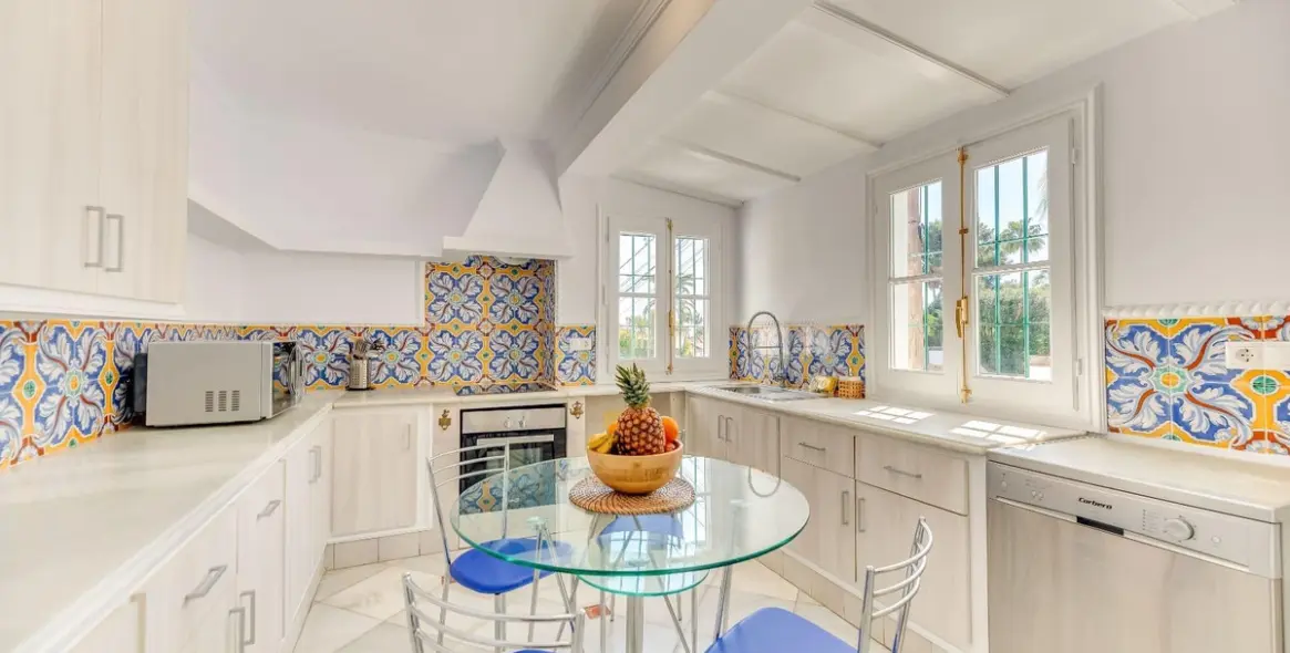 Sale of detached villa in Nueva Andalucía 9