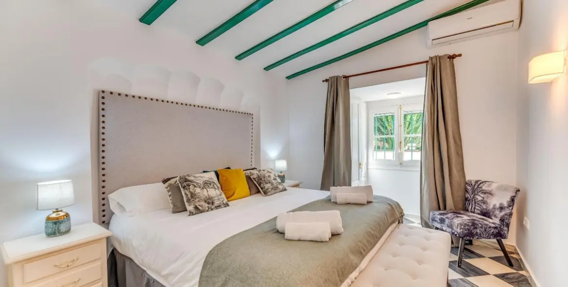 Sale of detached villa in Nueva Andalucía 10
