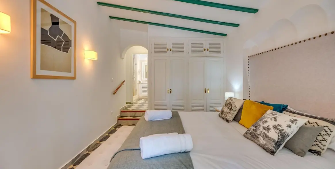 Sale of detached villa in Nueva Andalucía 12