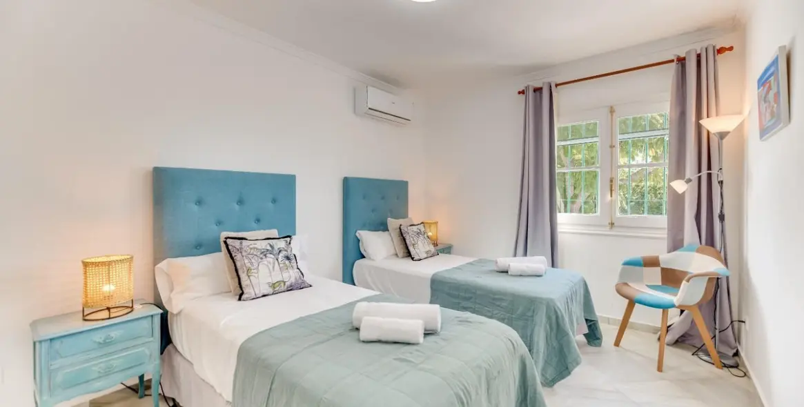 Sale of detached villa in Nueva Andalucía 19