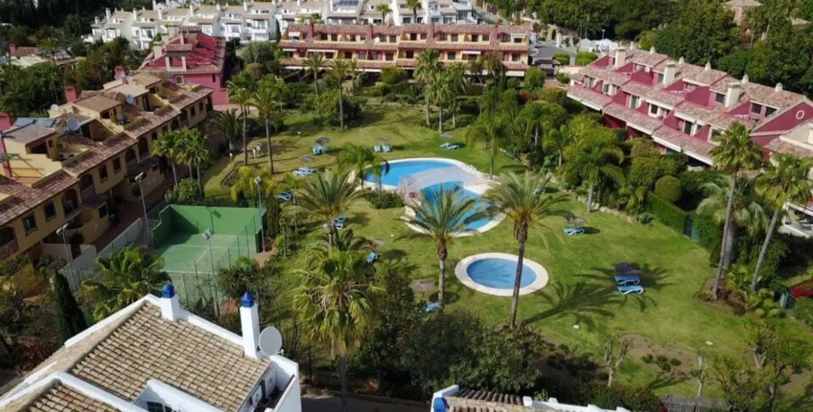 Sale of townhouse in Marbella (district The Golden Mile) 2
