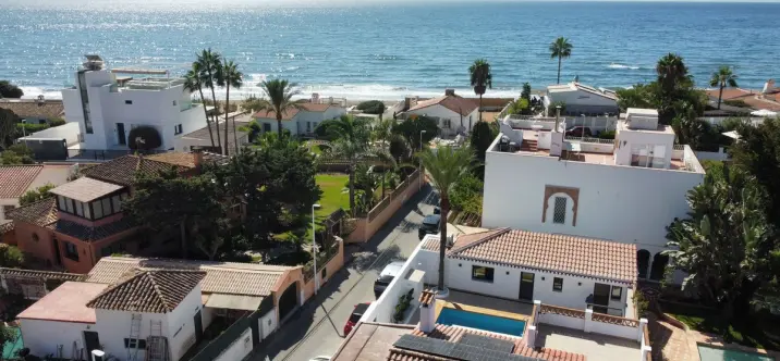 Sale of detached villa in Costabella 1