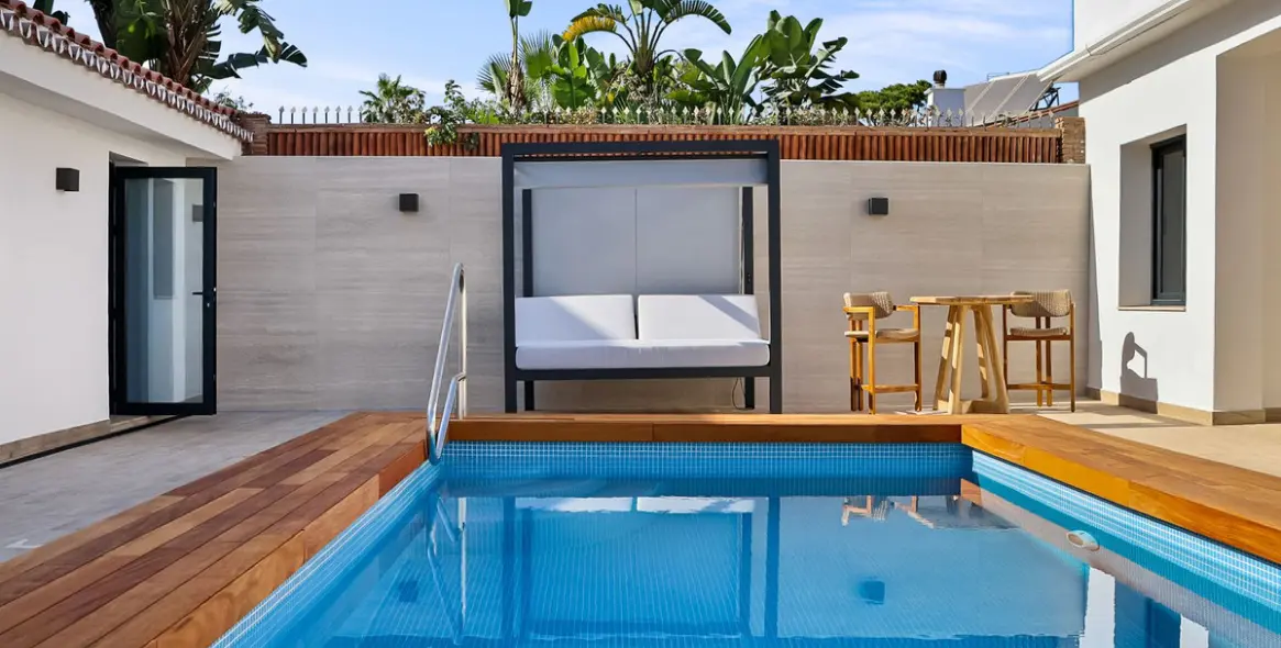 Sale of detached villa in Costabella 4