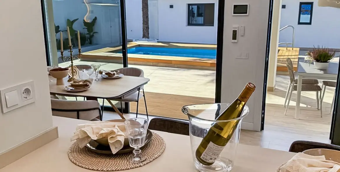 Sale of detached villa in Costabella 6