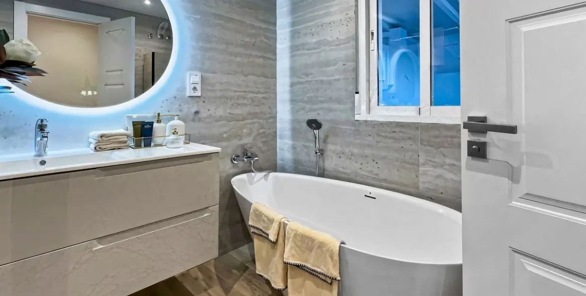 Sale of detached villa in Costabella 13