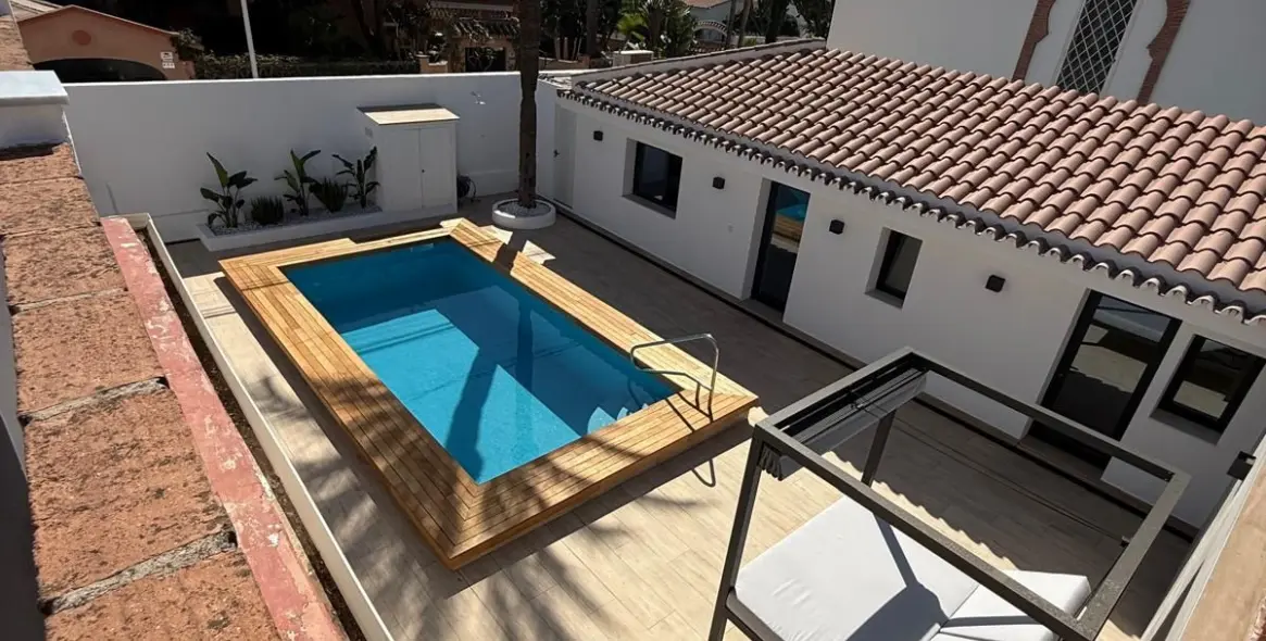 Sale of detached villa in Costabella 16