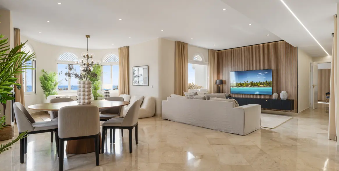 Long-term rent of penthouse duplex in The Golden Mile 3