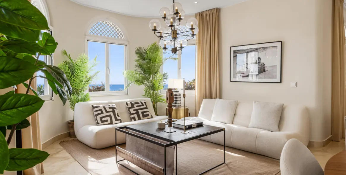 Long-term rent of penthouse duplex in The Golden Mile 8