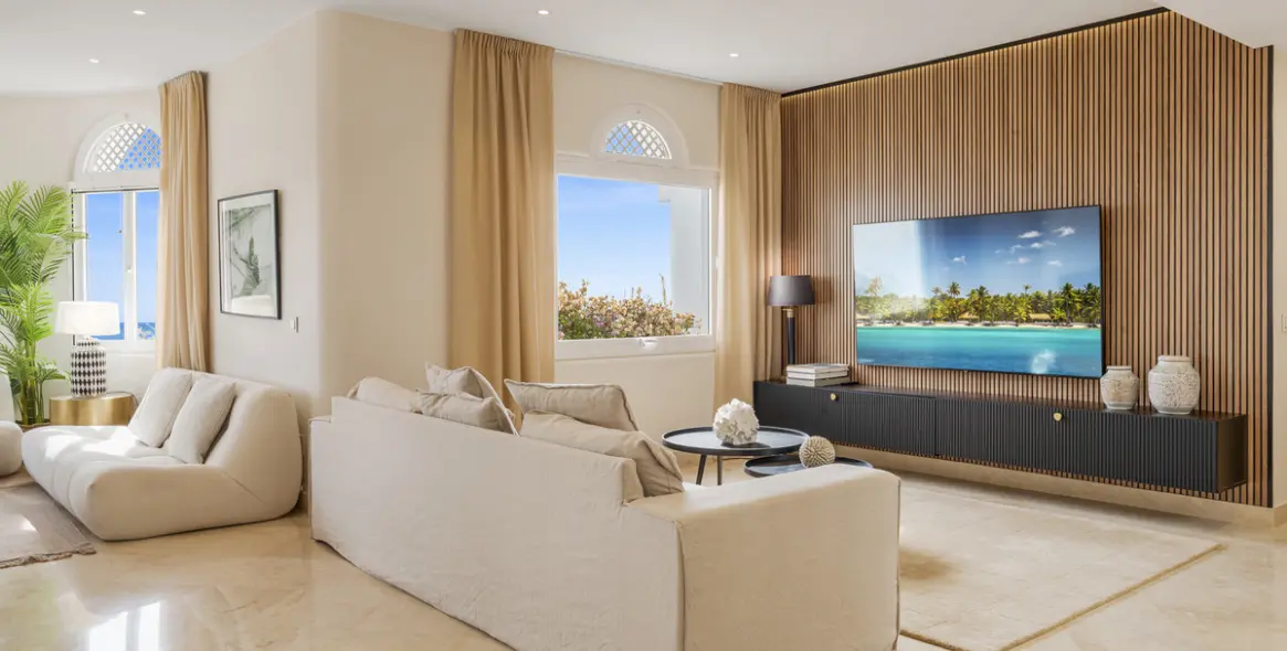 Long-term rent of penthouse duplex in The Golden Mile 10