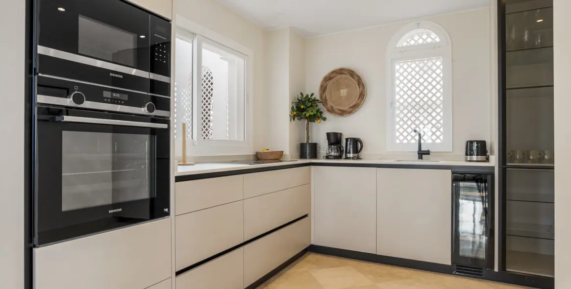 Long-term rent of penthouse duplex in The Golden Mile 19