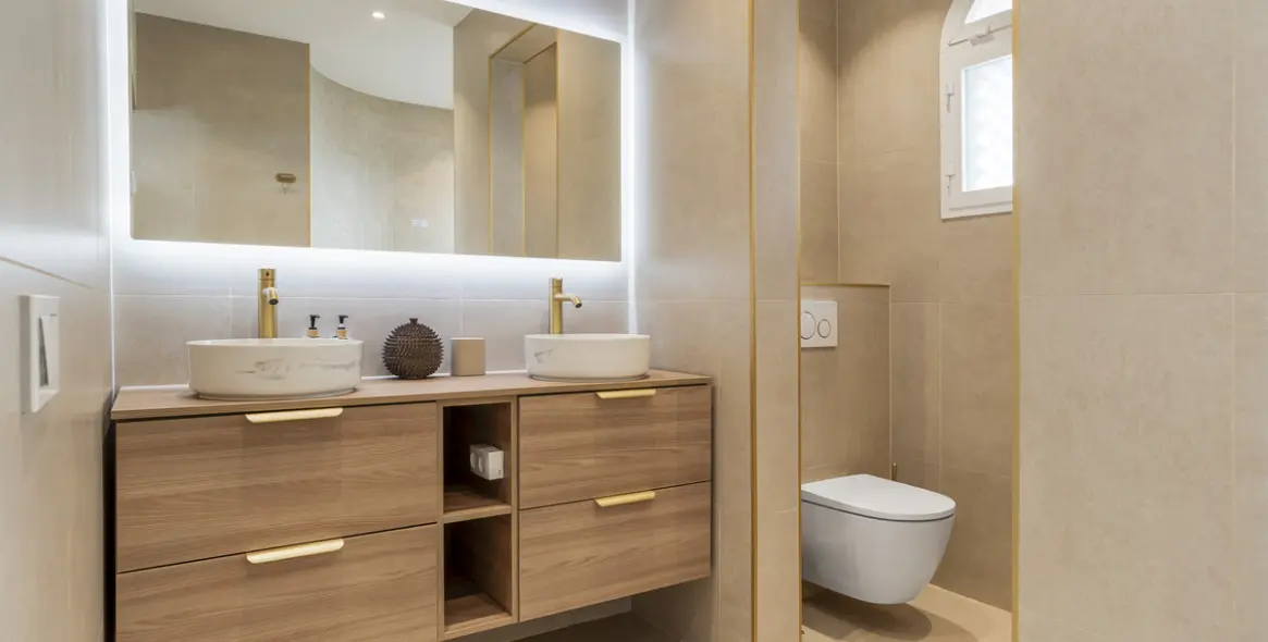 Long-term rent of penthouse duplex in The Golden Mile 28