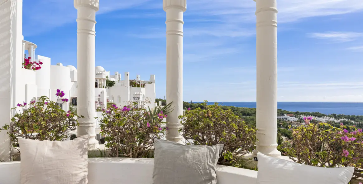 Long-term rent of penthouse duplex in The Golden Mile 39