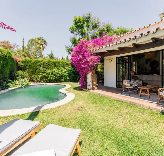 Продажа  отдельно стоящей виллы в Atalaya