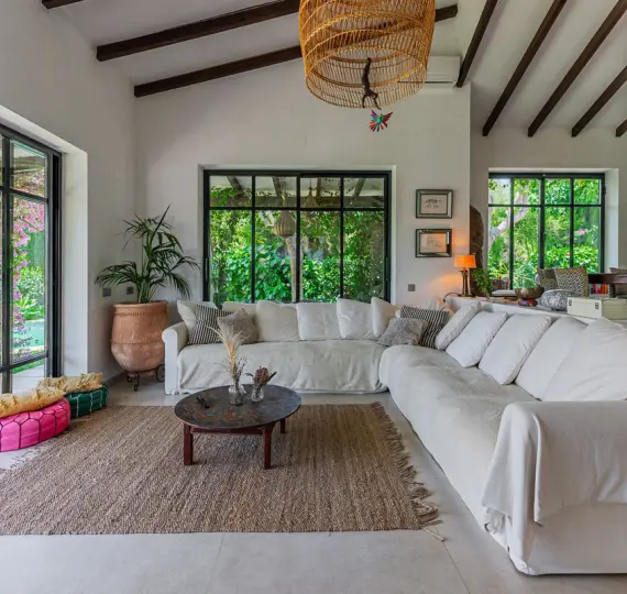 Продажа  отдельно стоящей виллы в Atalaya