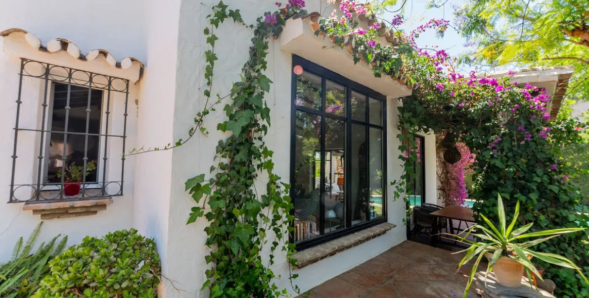 Продажа  отдельно стоящей виллы в Atalaya 25