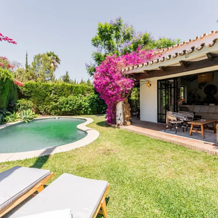 Sale of detached villa in Atalaya