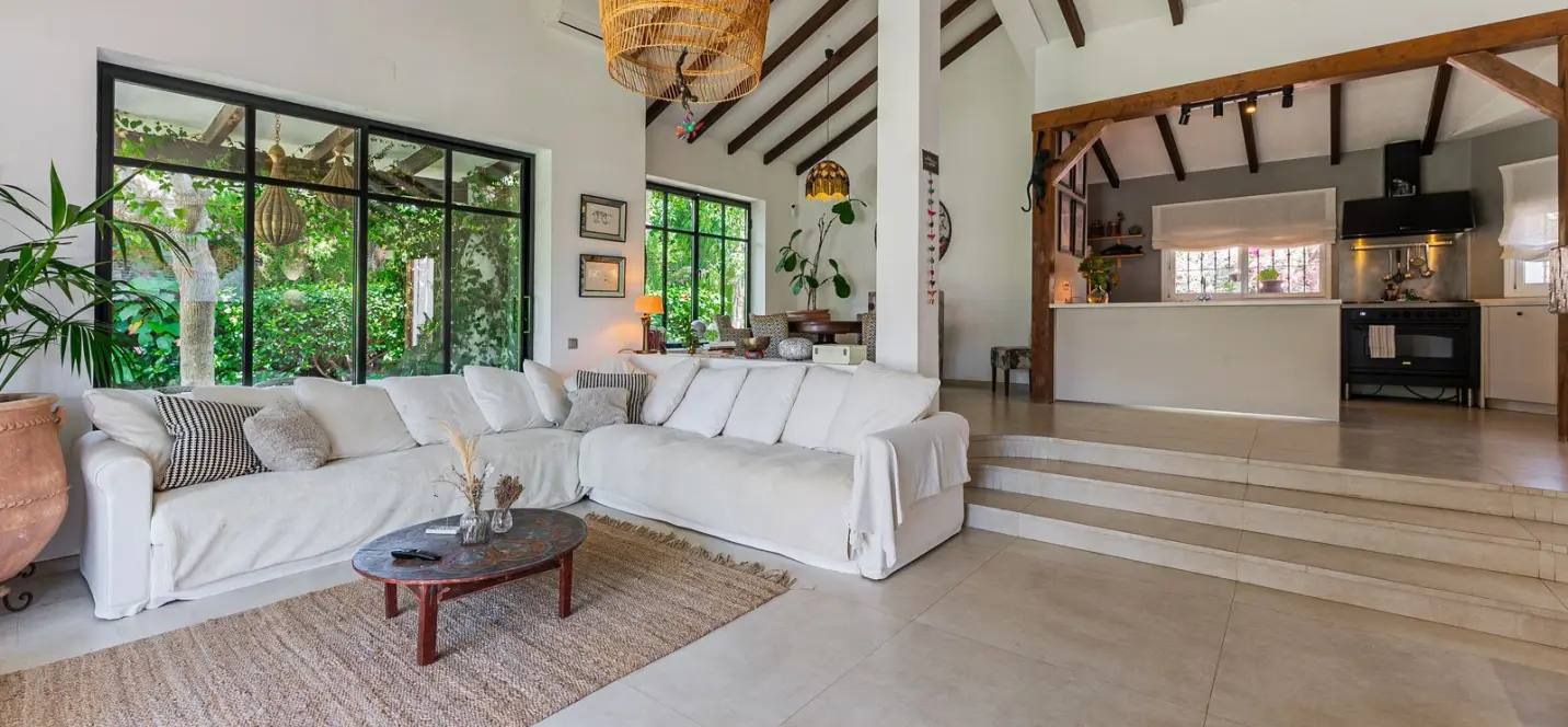 Sale of detached villa in Atalaya 2