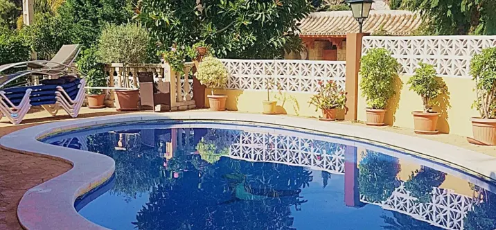 Venta de villa independiente en Nueva Andalucía 4