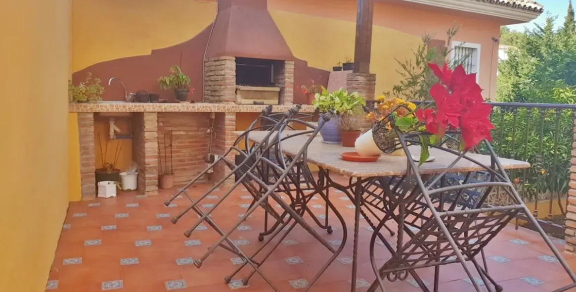 Продажа  отдельно стоящей виллы в Nueva Andalucía 8