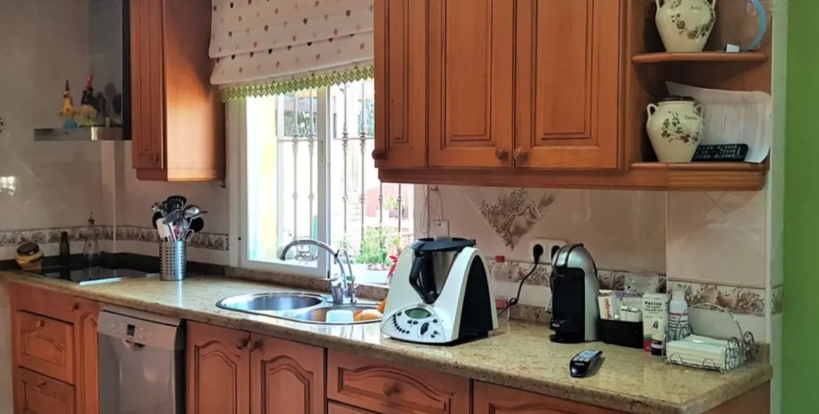 Продажа  отдельно стоящей виллы в Nueva Andalucía 17