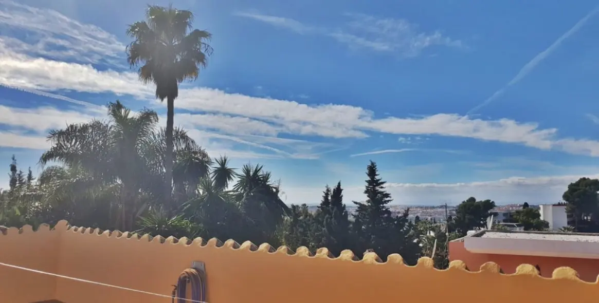 Продажа  отдельно стоящей виллы в Nueva Andalucía 18