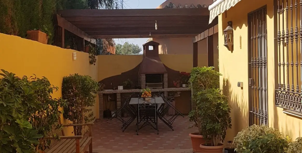 Продажа  отдельно стоящей виллы в Nueva Andalucía 19