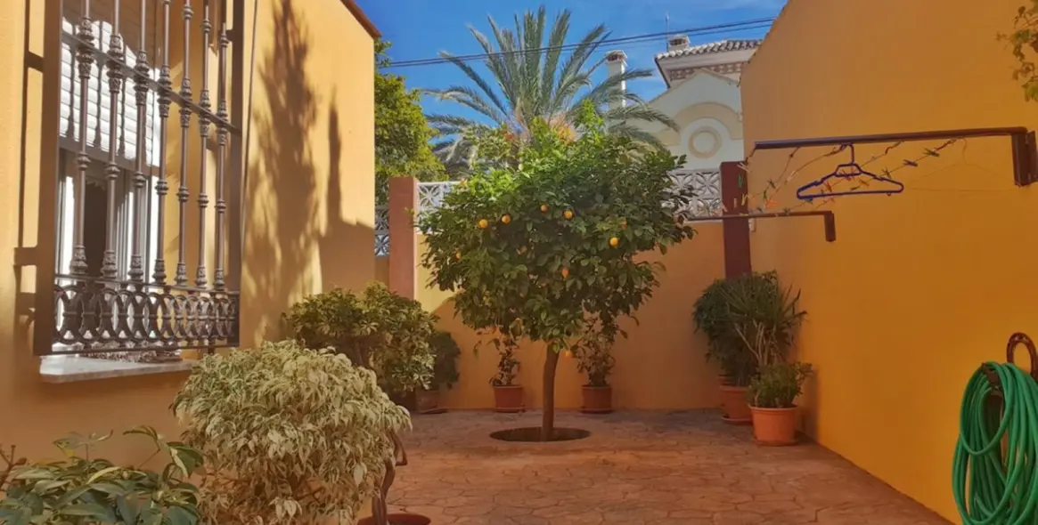 Sale of detached villa in Nueva Andalucía 21