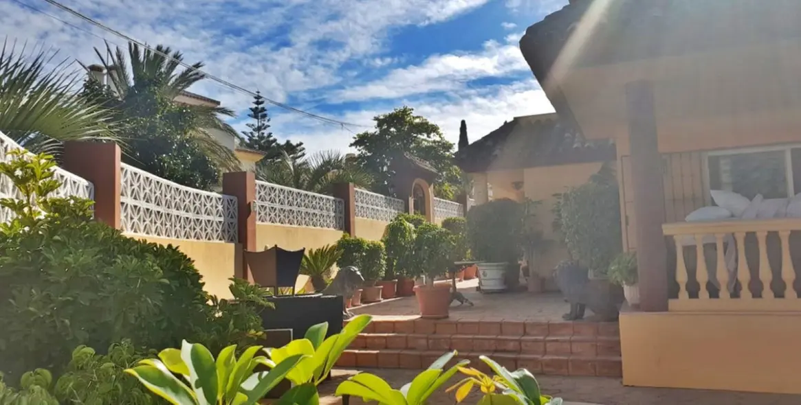 Sale of detached villa in Nueva Andalucía 24