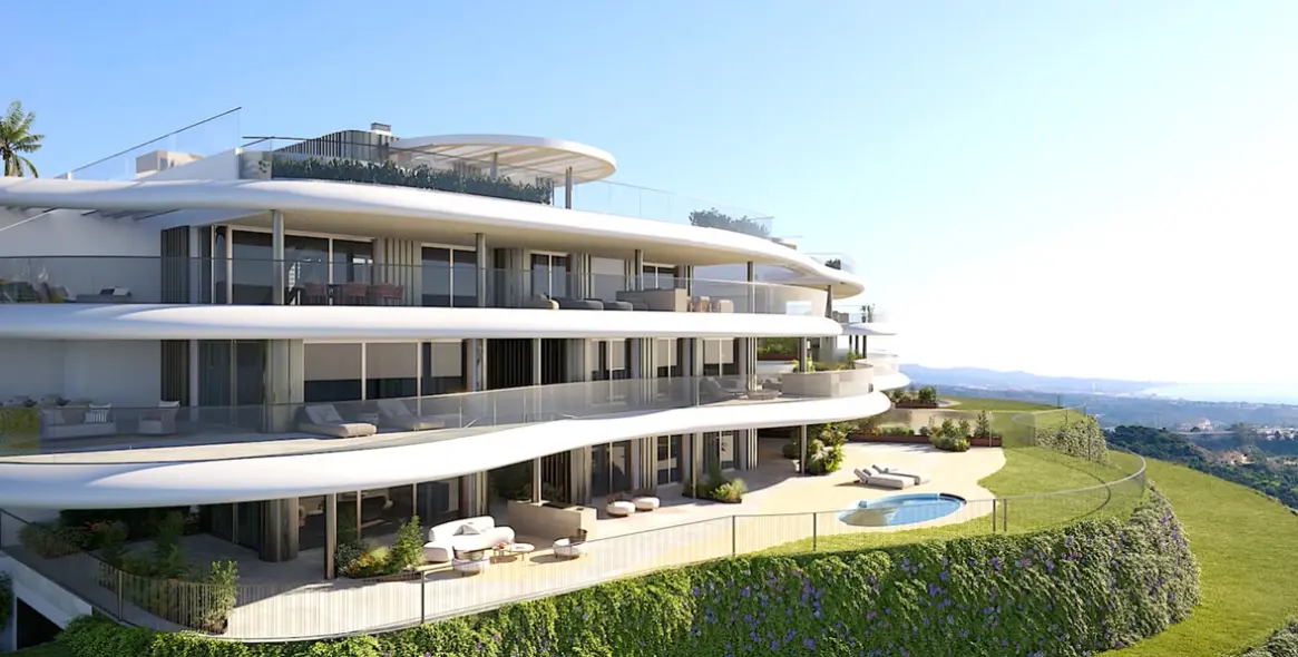 Sale of ground floor apartment in Benahavís 2