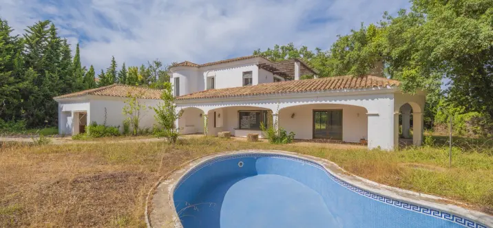 Продажа  отдельно стоящей виллы в San Roque Club 0