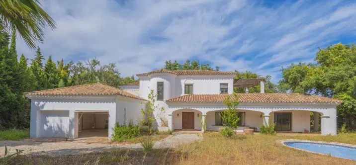 Продажа  отдельно стоящей виллы в San Roque Club 1