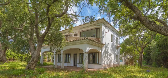 Продажа  отдельно стоящей виллы в San Roque Club 2