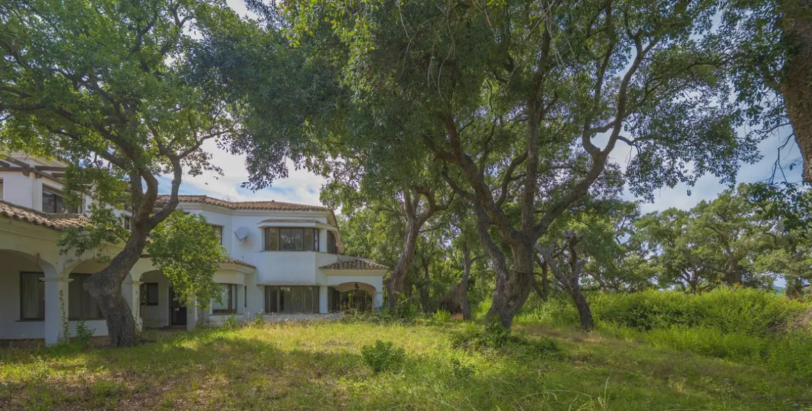 Продажа  отдельно стоящей виллы в San Roque Club 4