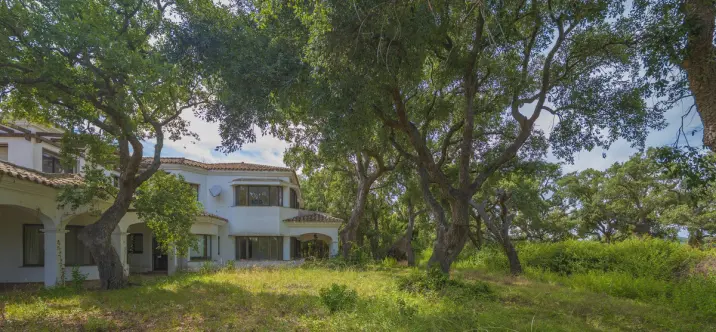 Продажа  отдельно стоящей виллы в San Roque Club 3