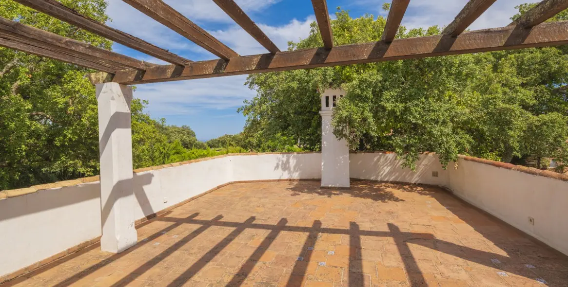 Продажа  отдельно стоящей виллы в San Roque Club 6